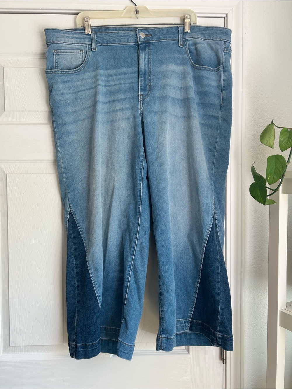 Time and Tru high rise wide leg denim two tone jeans size 20
